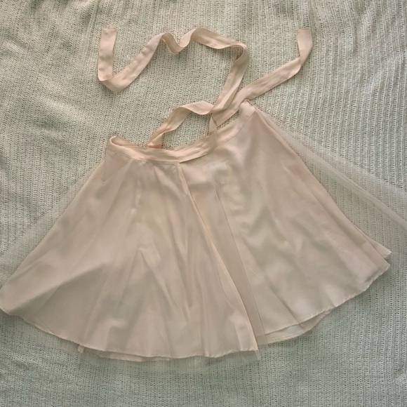 BCBG Maxazria blush tulle wrap around mini skirt - Picture 3 of 7